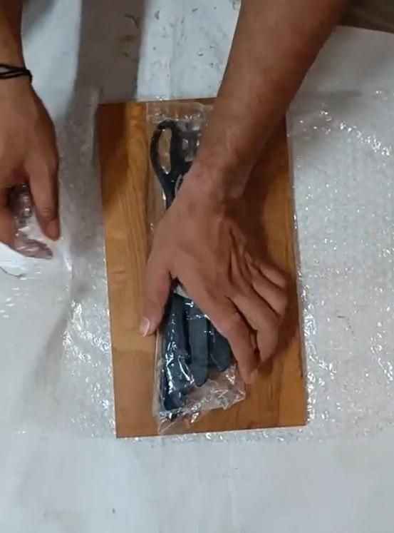 Wooden Chopping Board With 5-Pcs Knife Set